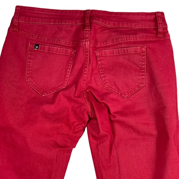 Lovesick size 9 red skinny pants, tiny skull studs, tiny heart on back pocket - Picture 4 of 8